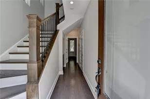 595 Broadview Pl NE, Atlanta, GA 30324 - Photo 5