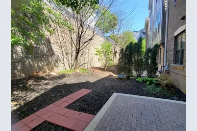 595 Broadview Place NE, Atlanta, GA 30324 - Photo 19