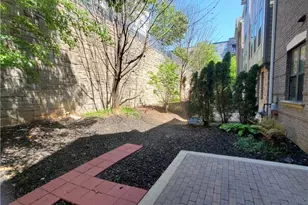 595 Broadview Pl NE, Atlanta, GA 30324 - Photo 19