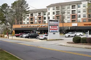 154 Chestnut Cir, Atlanta, GA 30342 - Photo 29