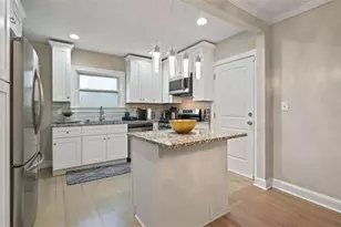 2132 Penrose Dr, East Point, GA 30344 - Photo 13