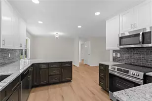 1558 Tanglewood Way NW, Conyers, GA 30012 - Photo 9