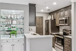 28206 Plantation Dr NE, Atlanta, GA 30324 - Photo 9