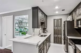 28206 Plantation Dr NE, Atlanta, GA 30324 - Photo 11