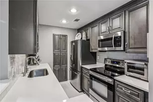 28206 Plantation Dr NE, Atlanta, GA 30324 - Photo 11