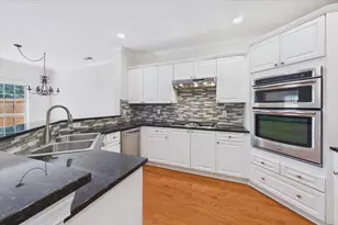 5010 Lexington Dr, Roswell, GA 30075 - Photo 9