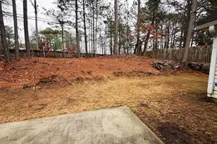 5410 Twin Lakes Dr, Atlanta, GA 30349 - Photo 9