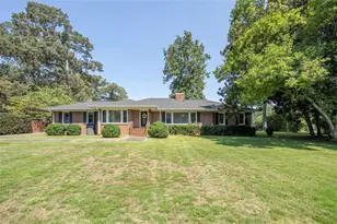 112 College Cir, Cedartown, GA 30125 - Photo 1