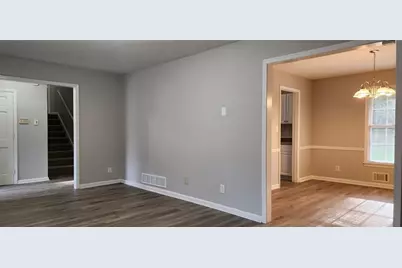 401 Barbashela Drive, Stone Mountain, GA 30088 - Photo 9