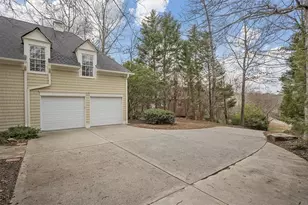 130 Belvedere Ct, Sandy Springs, GA 30350 - Photo 3