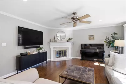 275 The South Chace, Atlanta, GA 30328 - Photo 5