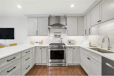 275 The South Chace, Atlanta, GA 30328 - Photo 13