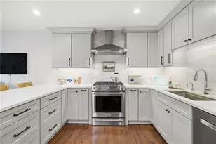 275 The South Chace, Atlanta, GA 30328 - Photo 13