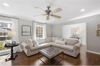 275 The South Chace, Atlanta, GA 30328 - Photo 7