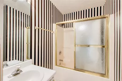 8075 Harmony Lakes Drive, Lithonia, GA 30058 - Photo 25