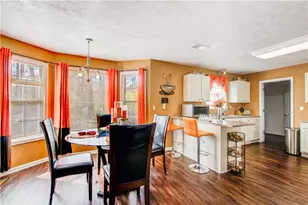 8075 Harmony Lakes Dr, Lithonia, GA 30058 - Photo 11