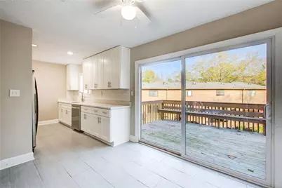 1301 Parkaire Crossing, Marietta, GA 30068 - Photo 7