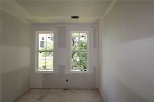 642 Memphis Dr, Scottdale, GA 30079 - Photo 9