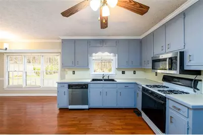 6420 Phillips Place, Lithonia, GA 30058 - Photo 11