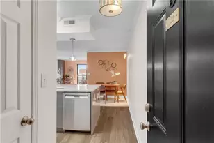 795 Hammond Dr, Atlanta, GA 30328 - Photo 5