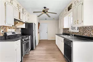 253 Deerfield Dr, Jonesboro, GA 30238 - Photo 5