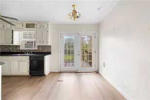 253 Deerfield Dr, Jonesboro, GA 30238 - Photo 7