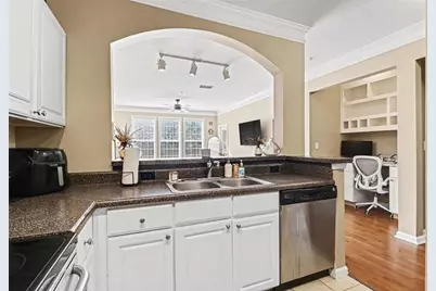 1319 Westchester Ridge NE, Atlanta, GA 30329 - Photo 15