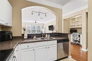 1319 Westchester Ridge NE, Atlanta, GA 30329 - Photo 15