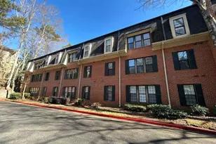 24216 Plantation Dr, Atlanta, GA 30324 - Photo 5