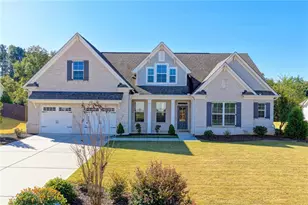 840 Champagne Ln, Hoschton, GA 30548 - Photo 1