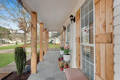 333 Oxford Way, Winder, GA 30680 - Photo 5