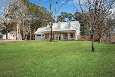 333 Oxford Way, Winder, GA 30680 - Photo 3