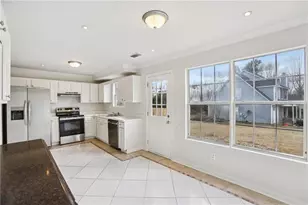 9445 Sleepy Hollow Ln, Jonesboro, GA 30238 - Photo 7