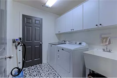 5569 Julian Place, Atlanta, GA 30342 - Photo 23