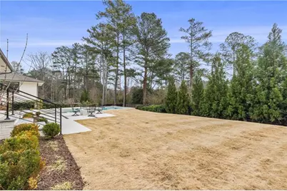 4855 Lansbury Drive, Atlanta, GA 30342 - Photo 39