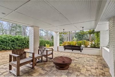 4855 Lansbury Drive, Atlanta, GA 30342 - Photo 37