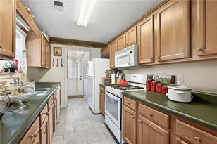 90 Pointe N Dr, Cartersville, GA 30120 - Photo 11