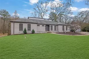 9785 La View Cir, Roswell, GA 30075 - Photo 3