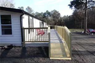 3939 Laurens Ln, Snellville, GA 30039 - Photo 9