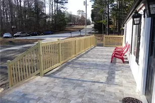 3939 Laurens Ln, Snellville, GA 30039 - Photo 11