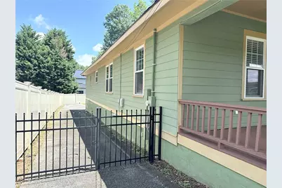 1647 Walker Avenue, Atlanta, GA 30337 - Photo 35