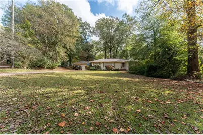 1141 Goodwin Place NE, Brookhaven, GA 30319 - Photo 9