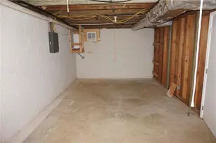 2477 Creekview Dr SW, Marietta, GA 30008 - Photo 19