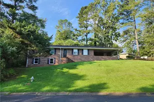 2477 Creekview Dr SW, Marietta, GA 30008 - Photo 1