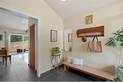 642 Kenilworth Circle, Stone Mountain, GA 30083 - Photo 5