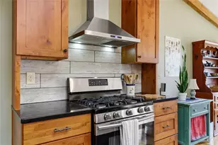 642 Kenilworth Cir, Stone Mountain, GA 30083 - Photo 17