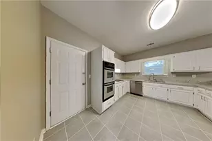 374 Oak Springs Dr, Lawrenceville, GA 30043 - Photo 5