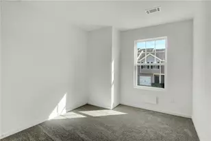 1004 Highwood Ln, Atlanta, GA 30344 - Photo 17