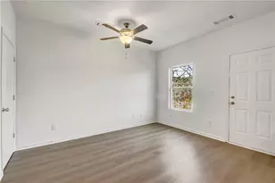 1004 Highwood Ln, Atlanta, GA 30344 - Photo 11