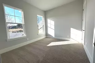 405 Crimson Feather Dr, Jefferson, GA 30549 - Photo 3